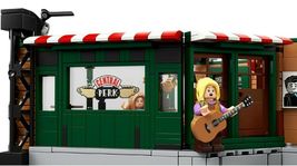 Lego Ideas 21319 Friends The Television Series Central Perk image 6