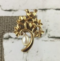 Gold Toned Ornate Lapel Pin Brooch Beautiful Elegant - $7.91