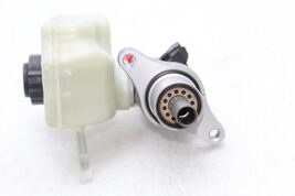 Brake Master Cylinder Fits 07-16 EOS 75896 image 10