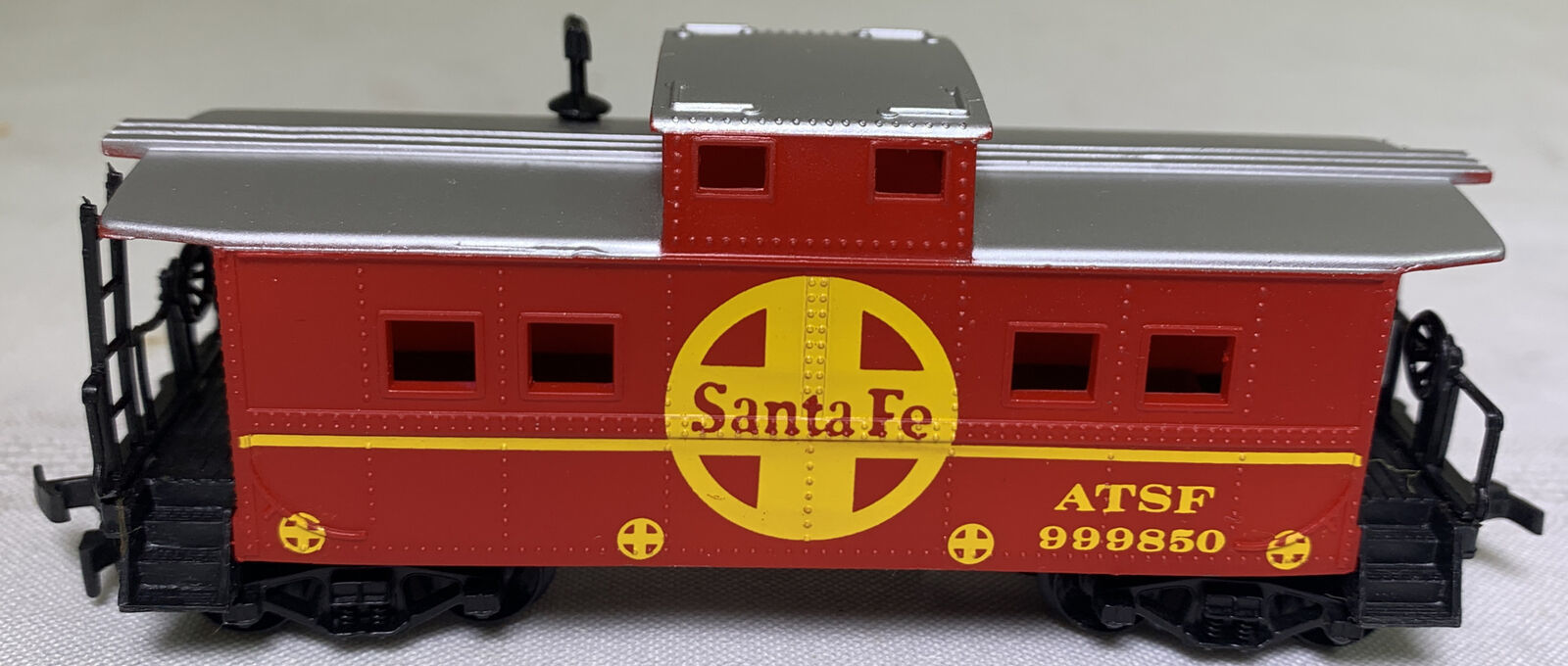 Life Like HO Scale Chessis System Caboose Car - $7.80