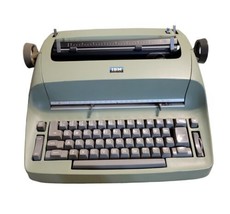 VTG IMB Selectric Pea Green Electric Typewriter Parts or Repair Only READ - $100.00