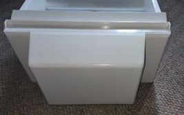 KSSP48QHB00 Kitcheaid Refrigerator 2208908 Ice Bin Auger Dispenser Housing - £51.76 GBP