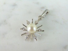 Womens Vintage Estate 14k White Gold Diamond Pearl Snowflake Pendant 3.0g E5428 - £261.66 GBP