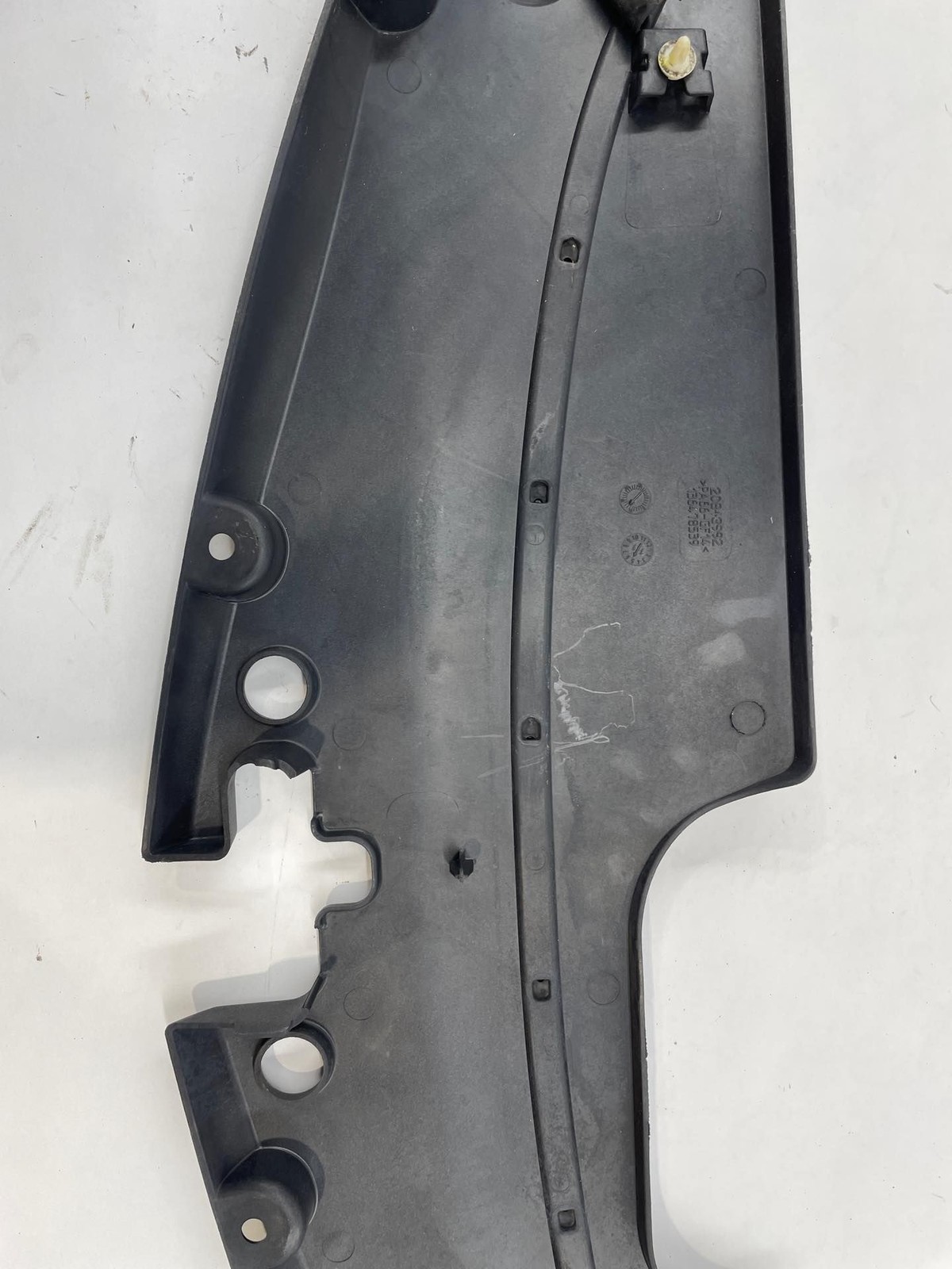 2011 Cadillac SRX Radiator Support Cover Complete W/ Rubber Seal 20843992 OEM Item image 9