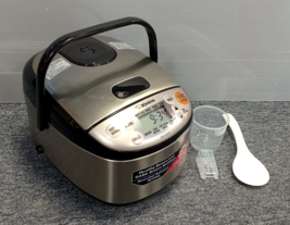 NEW Zojiroshi 3 Cup Micom Rice Cooker Retractable Cord NS-LGC05 Silver/Black - £101.48 GBP