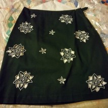 Grace Dane Lewis A line skirt cutout design size 10 black with white inter skirt - $25.00