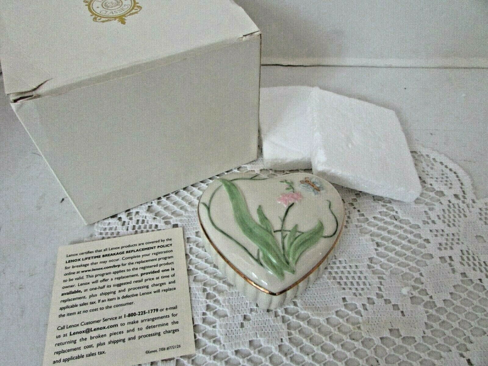 LENOX CHINA BUTTERFLY TRINKET BOX 24 KT GOLD ACCENT PASTEL COLORING NEW BOXED - $18.76