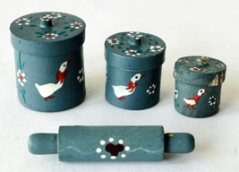 Miniature Dollhouse Kitchen Accessories Hand Painted Canisters &amp; Rolling Pin d - £12.29 GBP