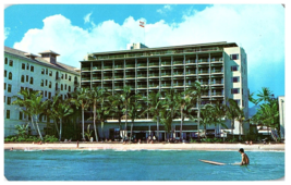 Overlooking Canoe Surf Surf Break Surfrider Hotel Hawaii Postcard - £7.74 GBP