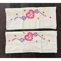 Embroidered Heart Set Of 2 Standard Pillowcases VTGE - £15.81 GBP