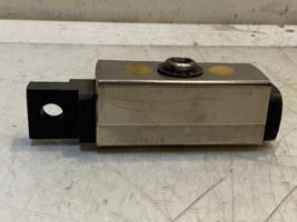 Cleveland Vibrator Co. 1&quot; | 122009 | 11mm ID Thread 13mm Bore - $2,773.02 MXN