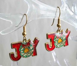 Festive Joy &amp; Christmas Wreath Gold-tone Pierced Earrings 1970s vintage 1&quot; - $12.95