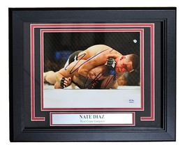 Nate Diaz Autografato con Cornice 8x10 UFC Conor Mcgregor Combattere Choke Foto - £155.03 GBP