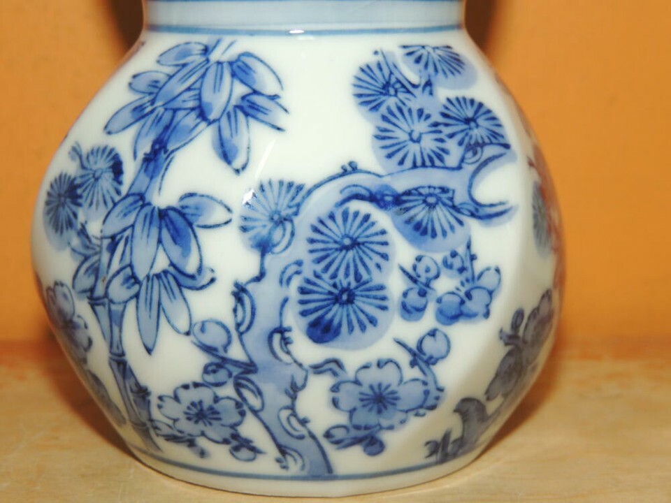 Porcelain Vase 6" White Cobalt Blue tree floral marked Japanese twisted hexagon Item image 7