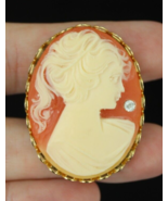 1950&#39;s vintage cameo brooch Portrait gold tone brass Victorian Lady Pin ... - $788.61 MXN
