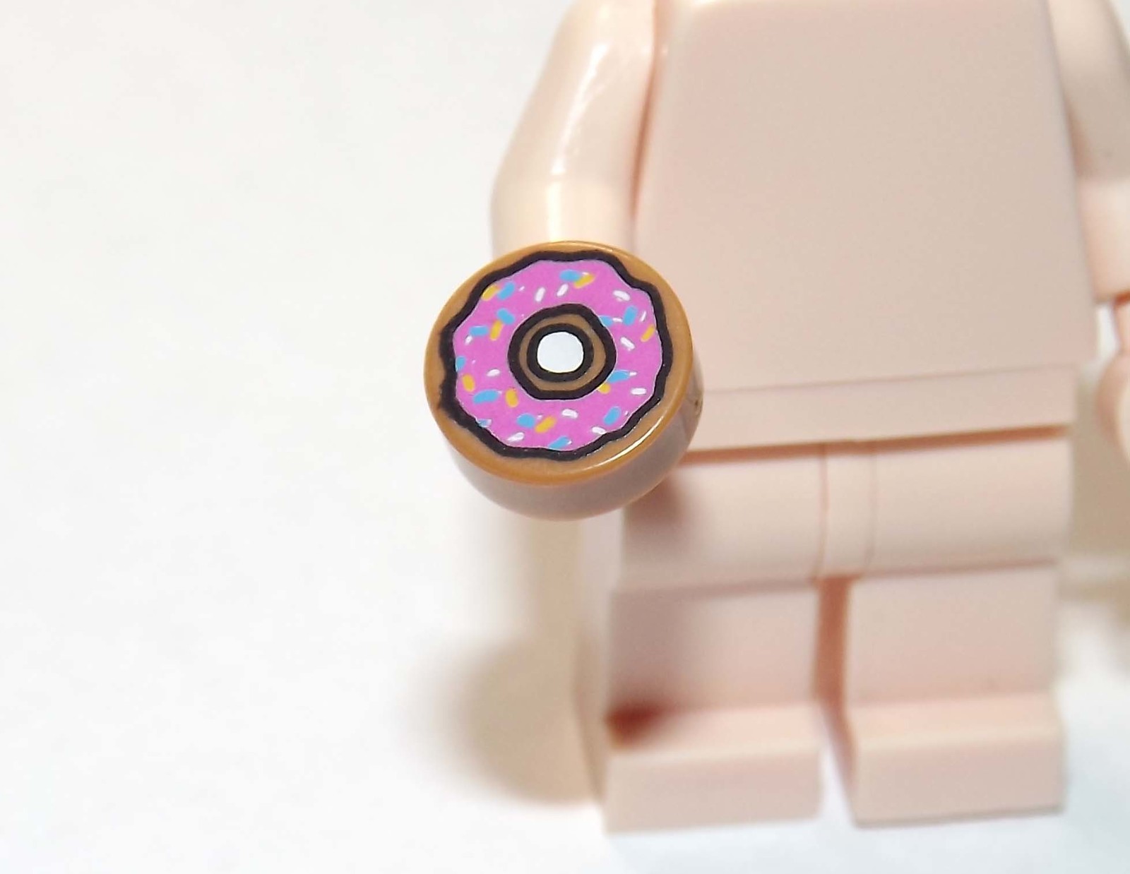 MZ Donut Baked Cake Bakery Sweet Shop Round Piece Action Minifigures - $2.00