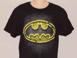 Batman Men&#39;s T-Shirt Size Small Black Electric Neon Sign Logo NEW DC Comics - £12.03 GBP