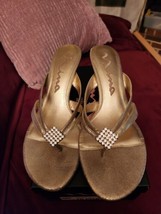 Nina Wanake YL Womens Size 1p M Gold Rhinestone  Heel Dress Shoe - £14.99 GBP