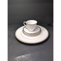 Lenox Beaded Majesty 4 Piece Place Setting, Fine Bone China, Dinnerware Set - €30,31 EUR