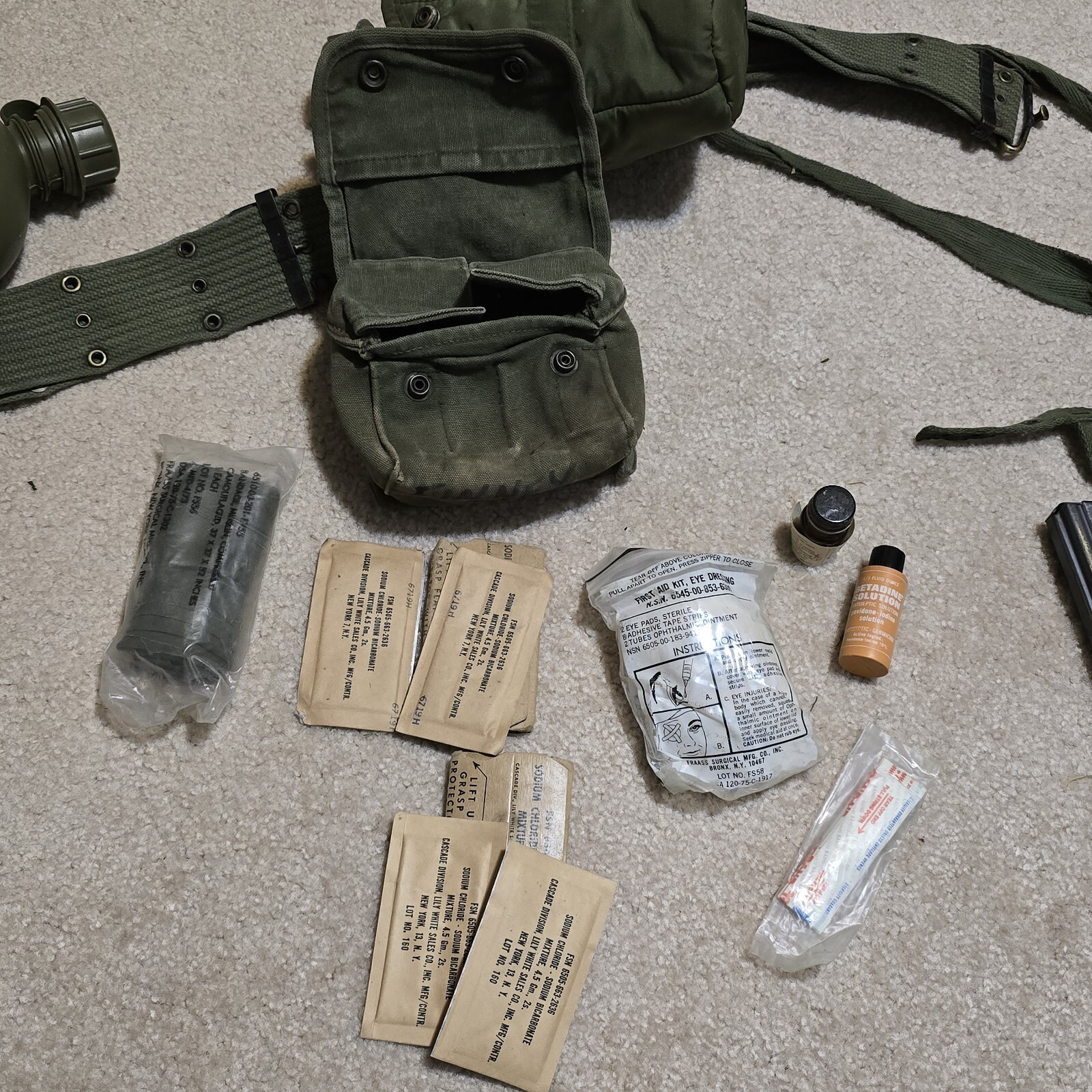 VTG Vietnam War US M1956 LCE Set Belt Pouches Canteen M60 Pouch Mag Med Kit ETC. Item image 6