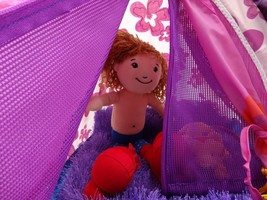Groovy Girl Doll Terrificic Tent And Sleeping Bag and Vanessa Doll  Yell... - $34.65