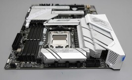 ASUS ROG Strix B650-A Gaming WiFi AM5 Motherboard ISSUE image 5