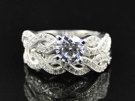 2Pc Ladies .925 Silver Sim Diamond Bridal Ring Set in 14K White Gold Finish - £59.16 GBP