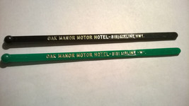 Oak Manor Motor Hotel Baton Rouge LA 2 Swizzle Sticks Stirrers 8181 Airline Hwy - £5.59 GBP