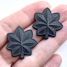 US Army Lieutenant Colonel Subdued Dark Metal Leaf Pin Set Of 2 D-22 - £15.69 GBP