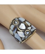Vintage Tibetan Mother Of Pearl Shell Mosaic Inlay Gold Tone Ring Sz 7 - £23.55 GBP