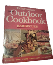 Vtg Betty Crocker&#39;s New Outdoor Cookbook Barbecues 1967 1st Edition &amp; Print - £13.36 GBP