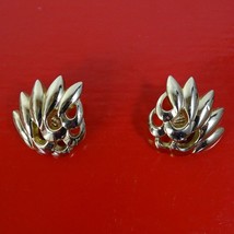 Vintage Monet Fan Leaf Earrings Gold Tone Clip On - £35.61 GBP