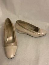 California Magdesian Vintage Womens Shoes Bistro Wedge Pump Bone Lustre 7.5M - £31.13 GBP