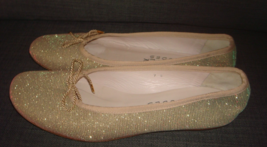 Paul Mayer Attitudes Women&#39;s 7 B Gold Metallic Leather Ballet  Flats w/Bow - £18.13 GBP
