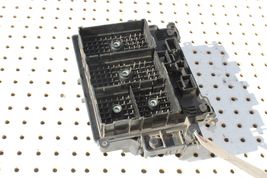 2001 - 2002 CHEVROLET SILVERADO DIESEL 6.6L LB7 ENGINE BAY FUSE BOX  R226 image 8