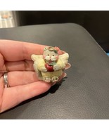 Angel Cat Figurine pin- Cream and Gray - €12,19 EUR
