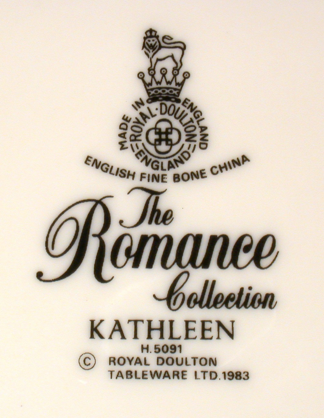 Royal Doulton Kathleen Dinner Plate H5091 The Romance Collection Item image 3