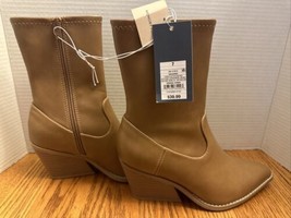 Women&#39;s Aubree Ankle Boots - Universal Thread Tan 7 - $13.00