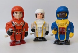3 RARE Vintage 1990&#39;s COMET TOYS Plastic Wind-up Space Man Astronauts Figures - £40.30 GBP