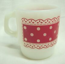 VINTAGE Anchor Hocking Fire King RED POLKA DOT &amp; LACE MILK GLASS MUG CUP - $18.32