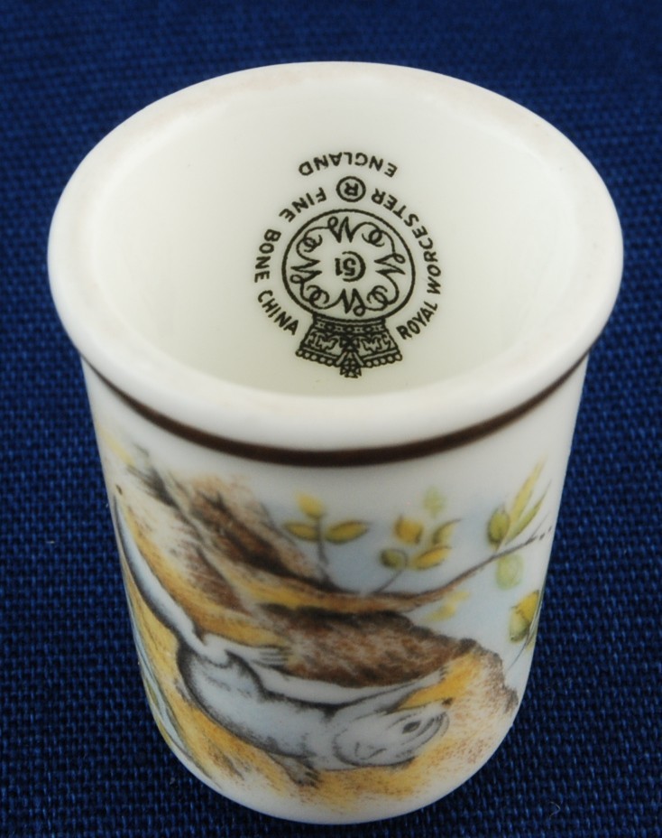 Royal Worcester Bone China Thimble American Flying Squirrel Woodland Series 1970 Item image 3