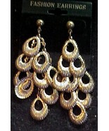 Gold Colored pierced ear rings - £3.34 GBP