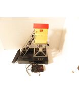 LIONEL TRAINS POST-WAR #97 OPERATING COAL LOADER ACCESSORY- 0/027- FAIR-... - $1,725.26 MXN