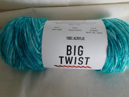 Big Twist Value Aqua Ombre Dye lot 459602 - £3.91 GBP