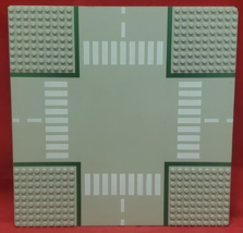 Vintage Lego Baseplate Road 32 x 32 9-Stud Crossroads with Road Pattern 607P01 - £11.69 GBP