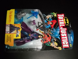 Kenner Hasbro Total Justice League Huntress 1997 Still Factory Sealed on... - £9.40 GBP