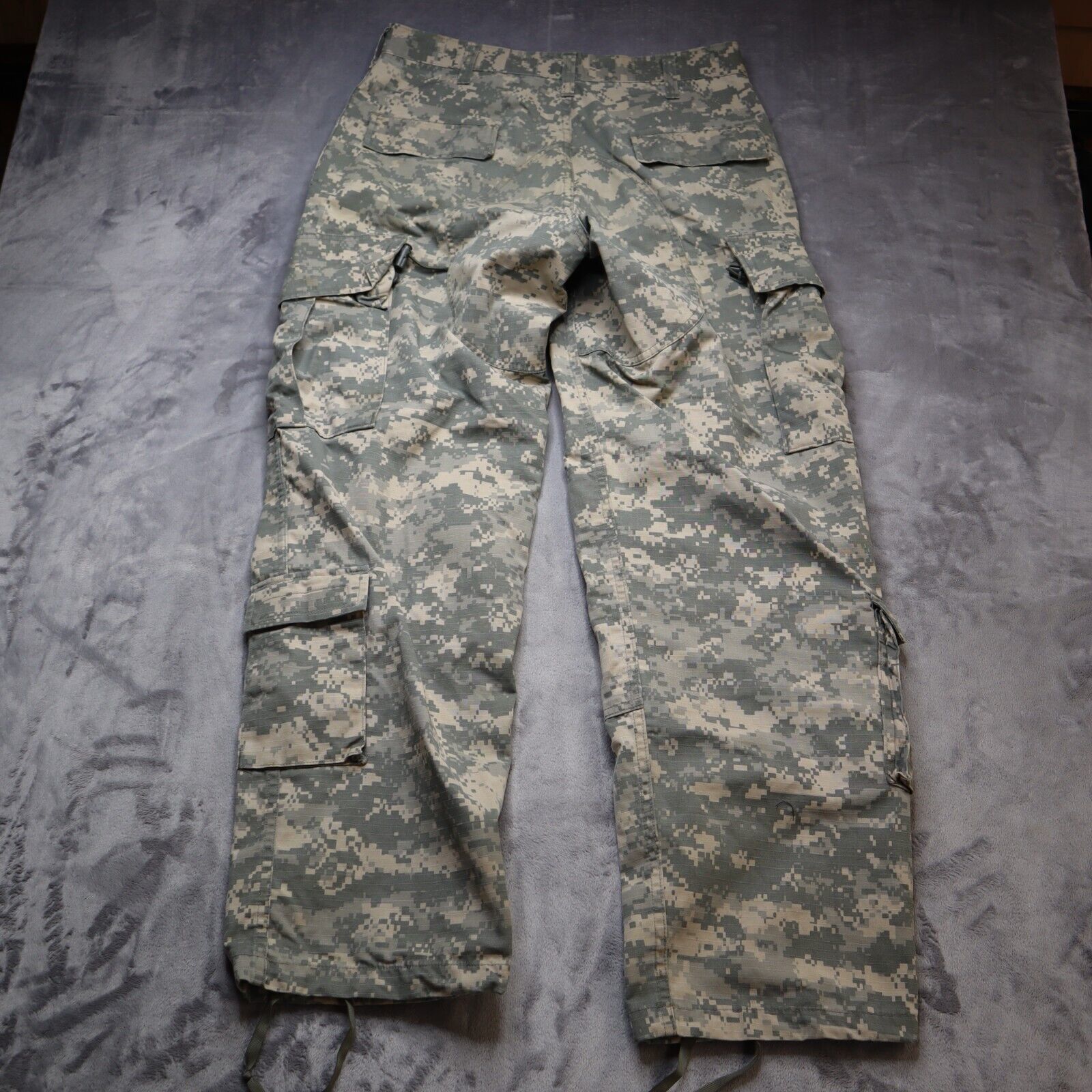 Primary image for U.S. Army Trouser Combat Uniform Mens 31-35 Digital Camo Team Soldier Medium Reg