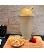 Vintage Tupperware Quick Shake With Almond Lid 2 Cup 844, 845, 846, 564 - $29.41 CAD