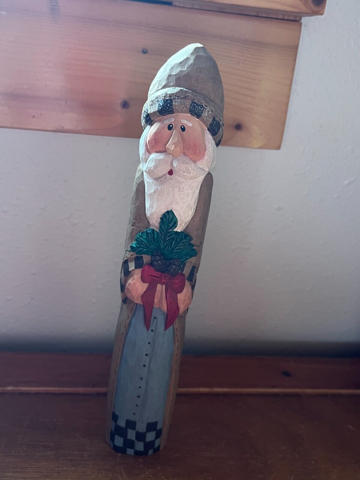 Primary image for Edie Marked Tall Tan Carved Resin SANTA CLAUS w Pine Bough Christmas Holiday Fig