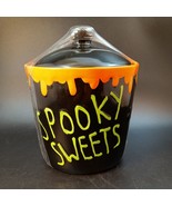 Ceramic Halloween &quot;Spooky Sweets&quot; Cookie Treat Canister : New With Tags!!! - $449.28 MXN